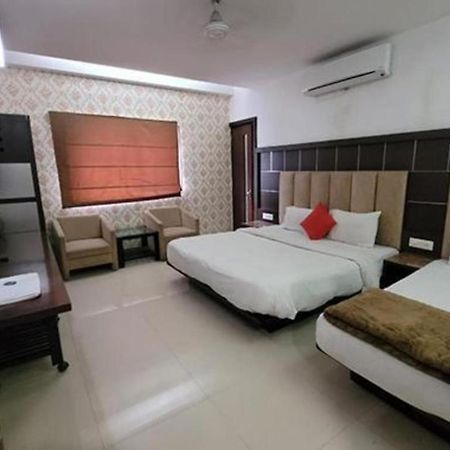 Fabhotel Prime Sapphire Regency Vadodara Exterior foto
