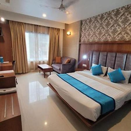 Fabhotel Prime Sapphire Regency Vadodara Exterior foto
